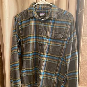Patagonia - button down flannel
